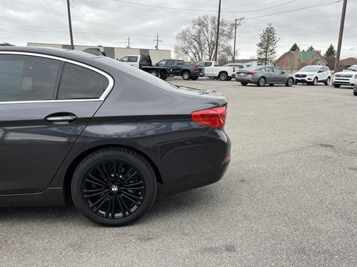 2018 BMW 530 530i