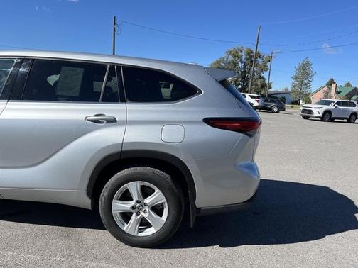 2021 Toyota Highlander LE