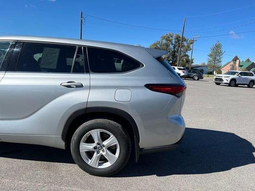 2021 Toyota Highlander LE