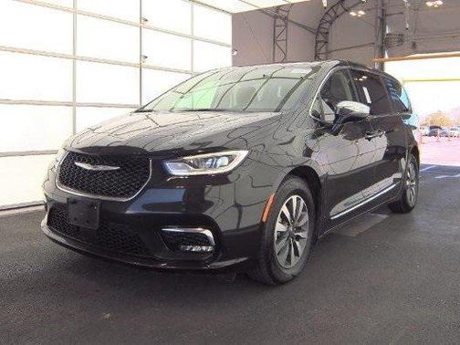 2023 Chrysler Pacifica Hybrid Limited