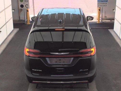 2023 Chrysler Pacifica Hybrid Limited