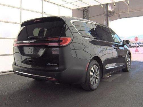 2023 Chrysler Pacifica Hybrid Limited