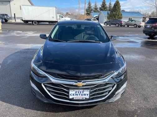 Photo 2 of 33 of 2020 Chevrolet Malibu LT