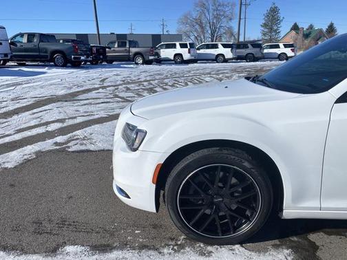 2018 Chrysler 300 S