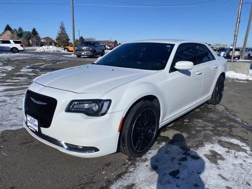 2018 Chrysler 300 S