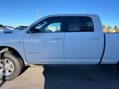 2022 RAM 2500 Big Horn Crew Cab 4x4 6'4' Box