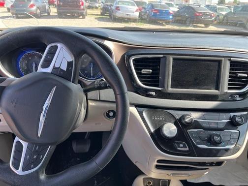 2020 Chrysler Voyager LXI