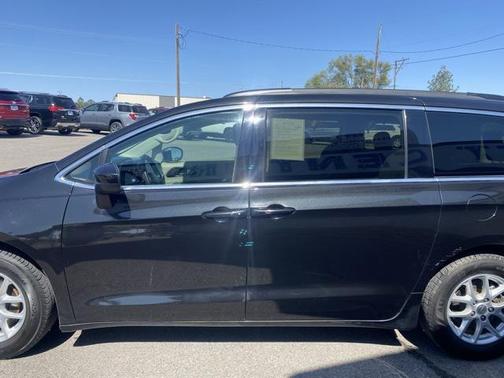 2020 Chrysler Voyager LXI