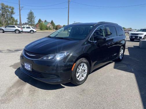 2020 Chrysler Voyager LXI