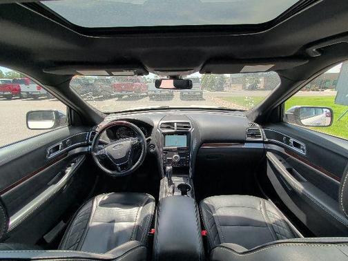 White Platinum Metallic Tri-Coat 2018 Ford Explorer Platinum