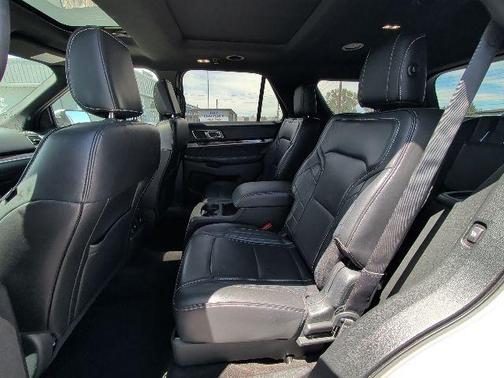 White Platinum Metallic Tri-Coat 2018 Ford Explorer Platinum