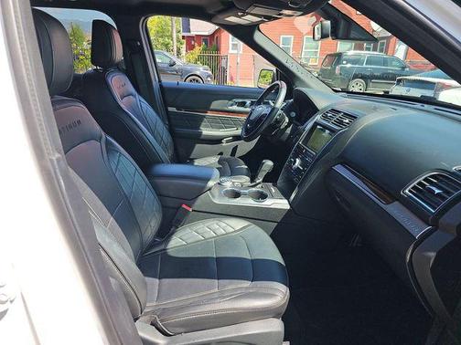 White Platinum Metallic Tri-Coat 2018 Ford Explorer Platinum