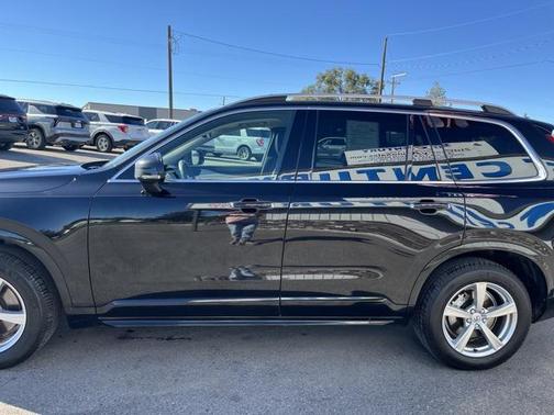 2016 Volvo XC90 T5 Momentum