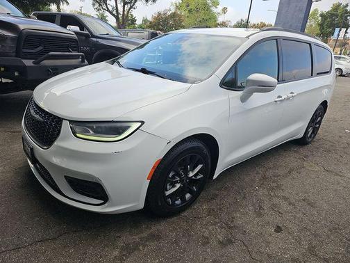 2021 Chrysler Pacifica Touring L