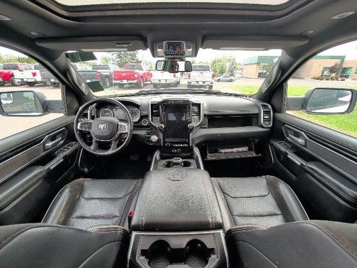 Bright White Clearcoat 2020 RAM 1500 Laramie