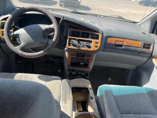 1999 Toyota Sienna CE
