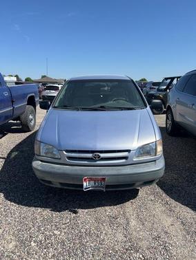 1999 Toyota Sienna CE