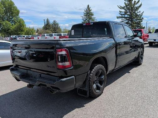 Diamond Black Crystal Pearlcoat 2019 RAM 1500 Sport