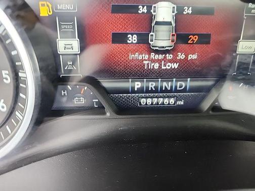 Diamond Black Crystal Pearlcoat 2019 RAM 1500 Sport