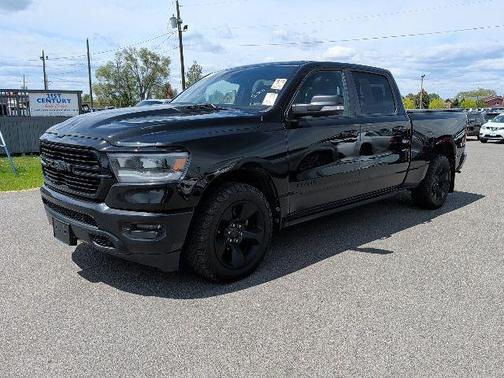 Diamond Black Crystal Pearlcoat 2019 RAM 1500 Sport