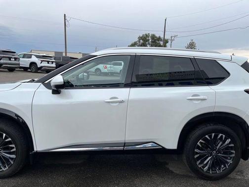 2024 Nissan Rogue Platinum