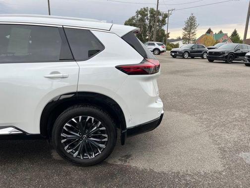 2024 Nissan Rogue Platinum