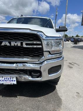 2022 RAM 2500 Tradesman Crew Cab 4x4 8' Box
