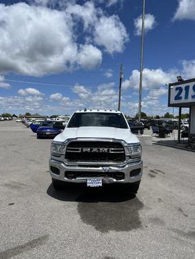 2022 RAM 2500 Tradesman Crew Cab 4x4 8' Box