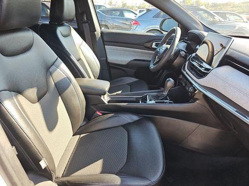 Bright White Clearcoat 2024 Jeep Compass Latitude