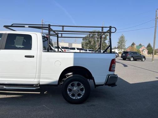 2023 RAM 2500 Big Horn Crew Cab 4x4 6'4' Box