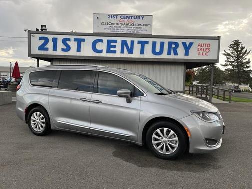 2018 Chrysler Pacifica Touring-L