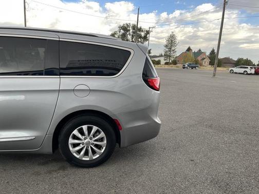 2018 Chrysler Pacifica Touring-L