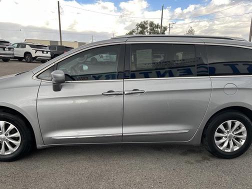 2018 Chrysler Pacifica Touring-L