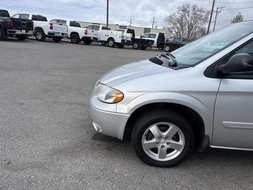 2005 Dodge Grand Caravan SXT