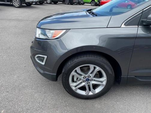 Photo 4 of 33 of 2018 Ford Edge Titanium