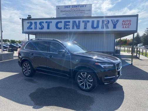 2017 Volvo XC90 T6 Momentum