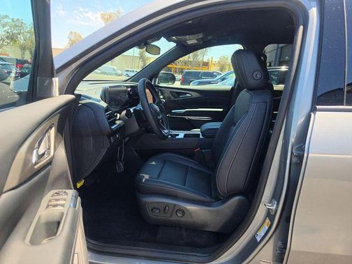 Sterling Gray Metallic 2026 Chevrolet Traverse LT