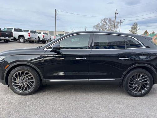 Infinite Black Metallic 2019 Lincoln Nautilus Reserve