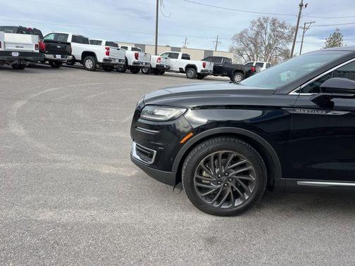 Infinite Black Metallic 2019 Lincoln Nautilus Reserve