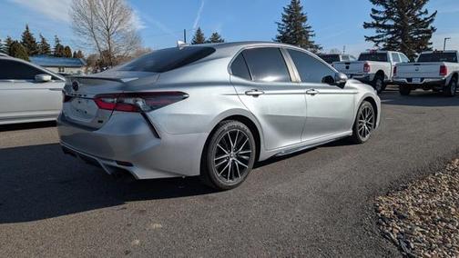 2022 Toyota Camry SE