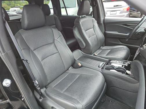 Crystal Black Pearl 2022 Honda Passport AWD Elite