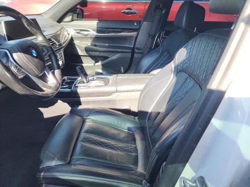 2019 BMW 750 I