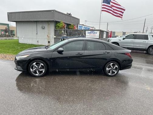 2023 Hyundai ELANTRA SEL