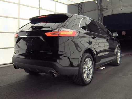 Black Metallic 2019 Ford Edge Titanium