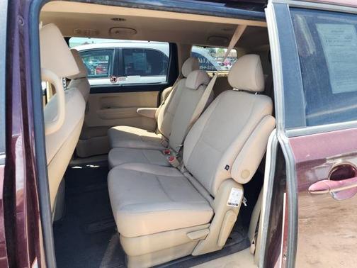 2016 Kia Sedona LX