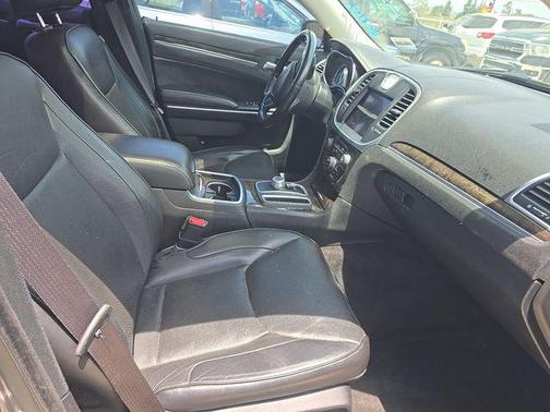 Granite Crystal Metallic Clearcoat 2018 Chrysler 300 Limited