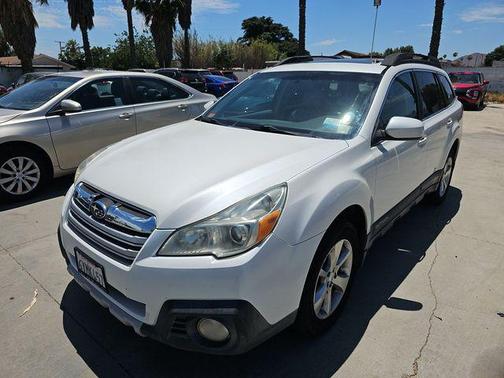 Satin White Pearl 2013 Subaru Outback 2.5i Limited