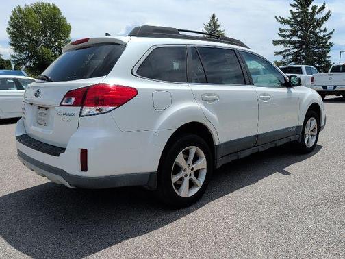 Satin White Pearl 2013 Subaru Outback 2.5i Limited