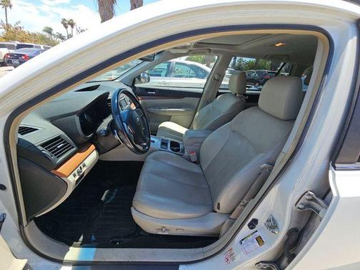 Satin White Pearl 2013 Subaru Outback 2.5i Limited