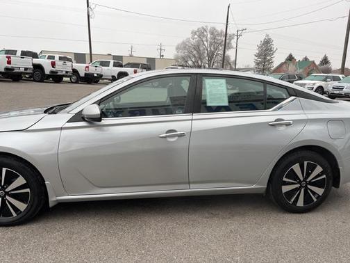 2021 Nissan Altima 2.5 SV